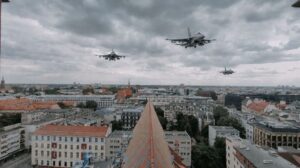 Read more about the article JAK REAGOWAĆ W PRZYPADKU ZAGROŻENIA Z POWIETRZA? OFICJALNY PORADNIK MSWiA